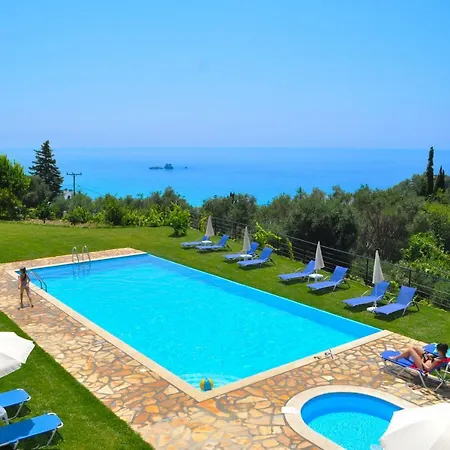 Beach Studio Aparts With Pool פלקאס
