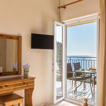 Beach Studio Aparts With Pool